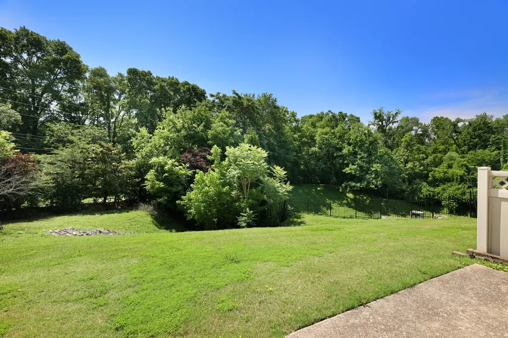 1028 Ashmore Drive Nashville TN 37211