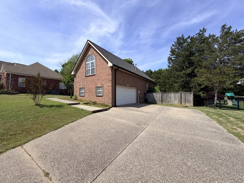 241 Quad Oak Drive Mount Juliet TN 37122