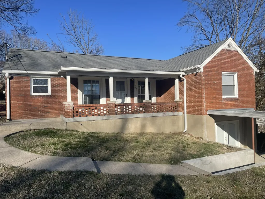 2003 Hackberry Lane Nashville TN 37206