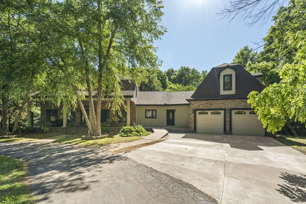 8238 Hawkins Road College Grove TN 37046