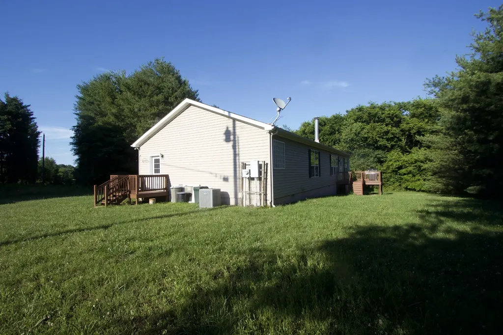 8238 Hawkins Road College Grove TN 37046