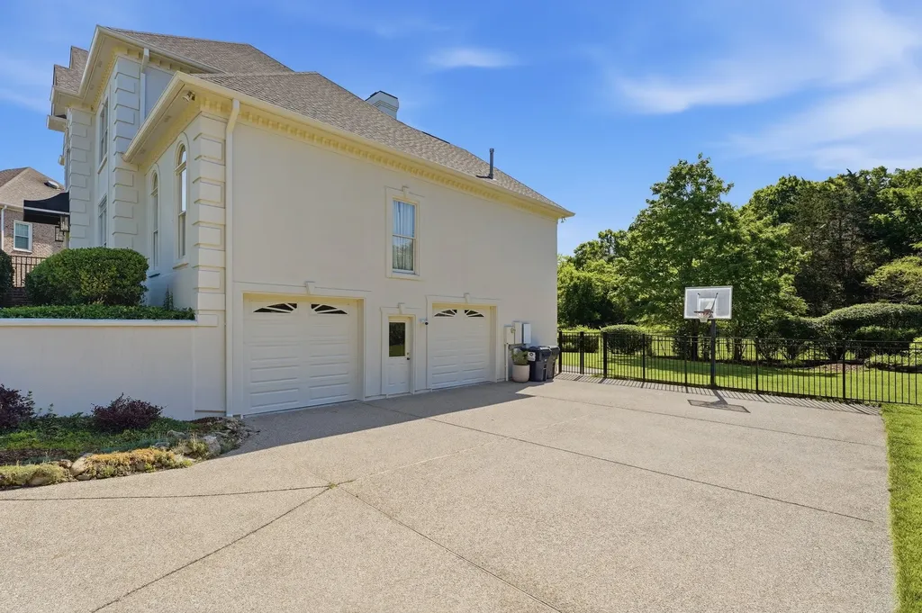 907 Bridgewater Court Nashville TN 37221