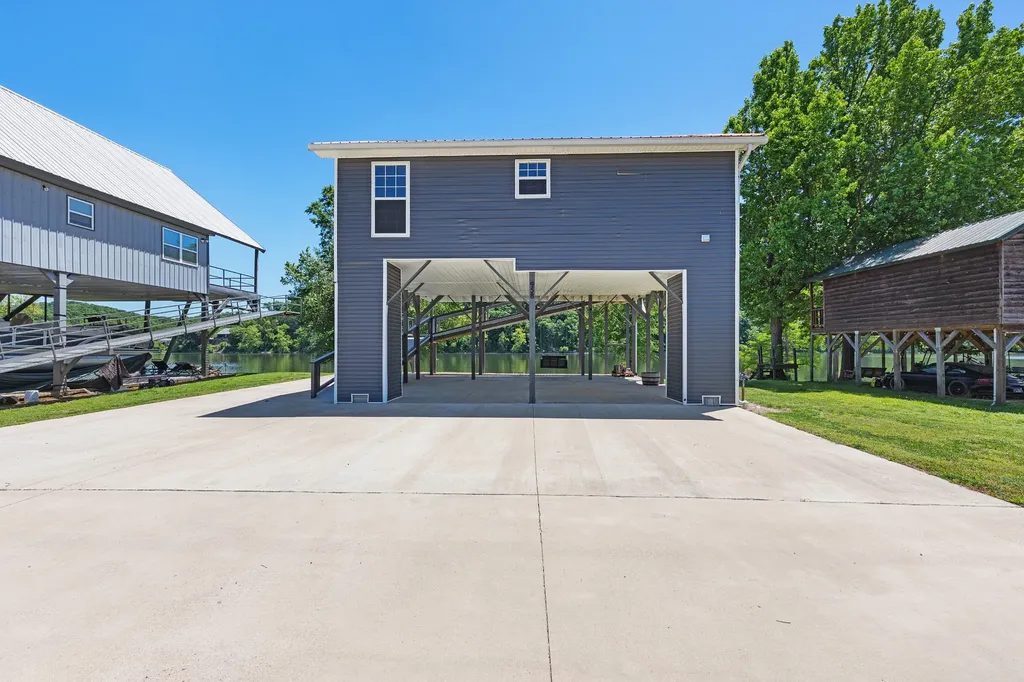 958 Pevahouse Camp Lane Decaturville TN 38329