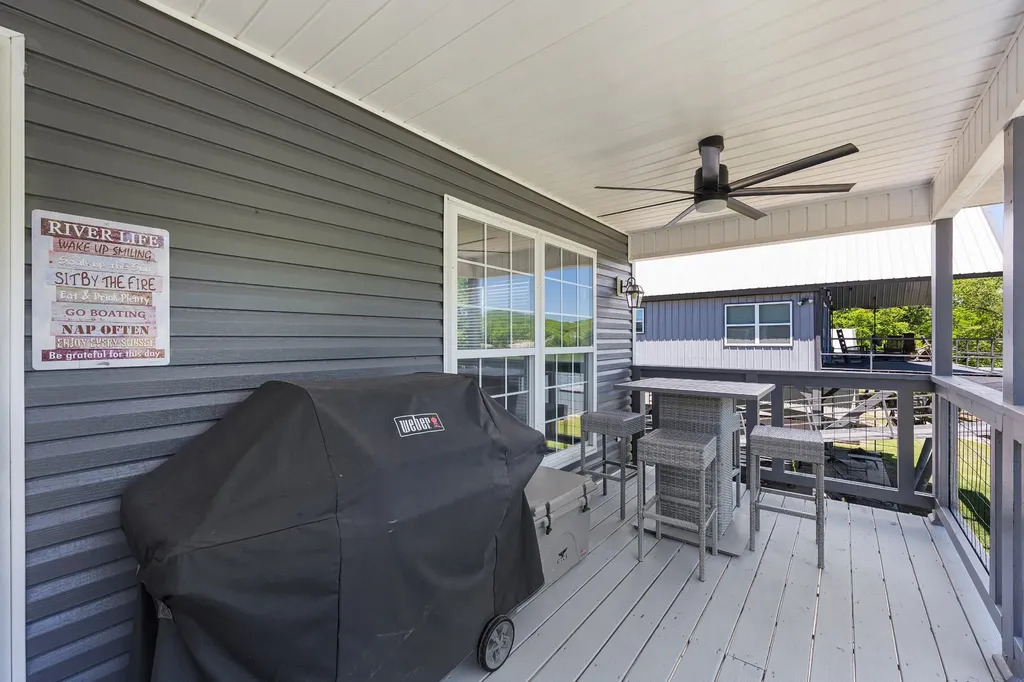 958 Pevahouse Camp Lane Decaturville TN 38329