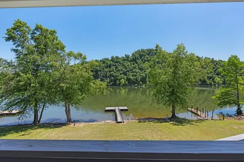 958 Pevahouse Camp Lane Decaturville TN 38329