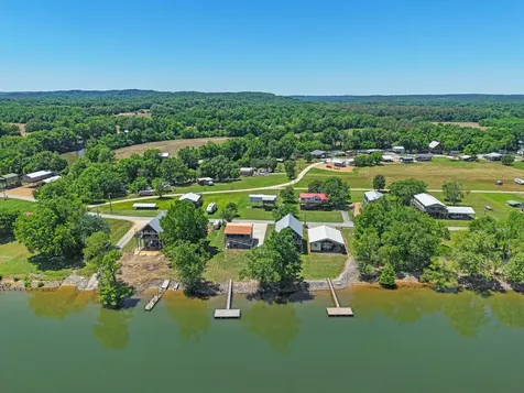 958 Pevahouse Camp Lane Decaturville TN 38329