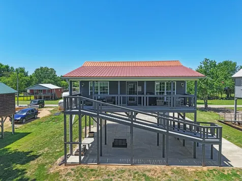 958 Pevahouse Camp Lane Decaturville TN 38329