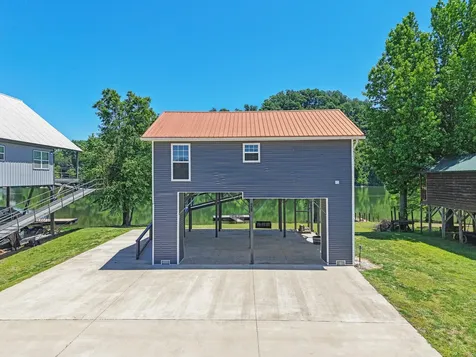 958 Pevahouse Camp Lane Decaturville TN 38329
