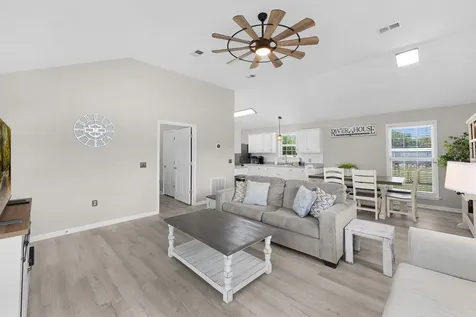 958 Pevahouse Camp Lane Decaturville TN 38329