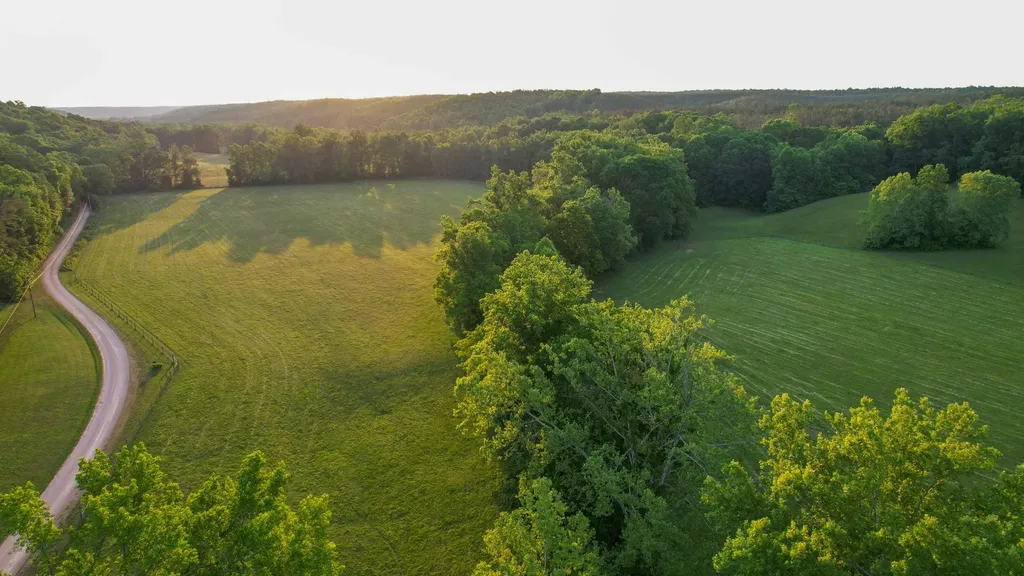 1267 Wades Branch Road Centerville TN 37033