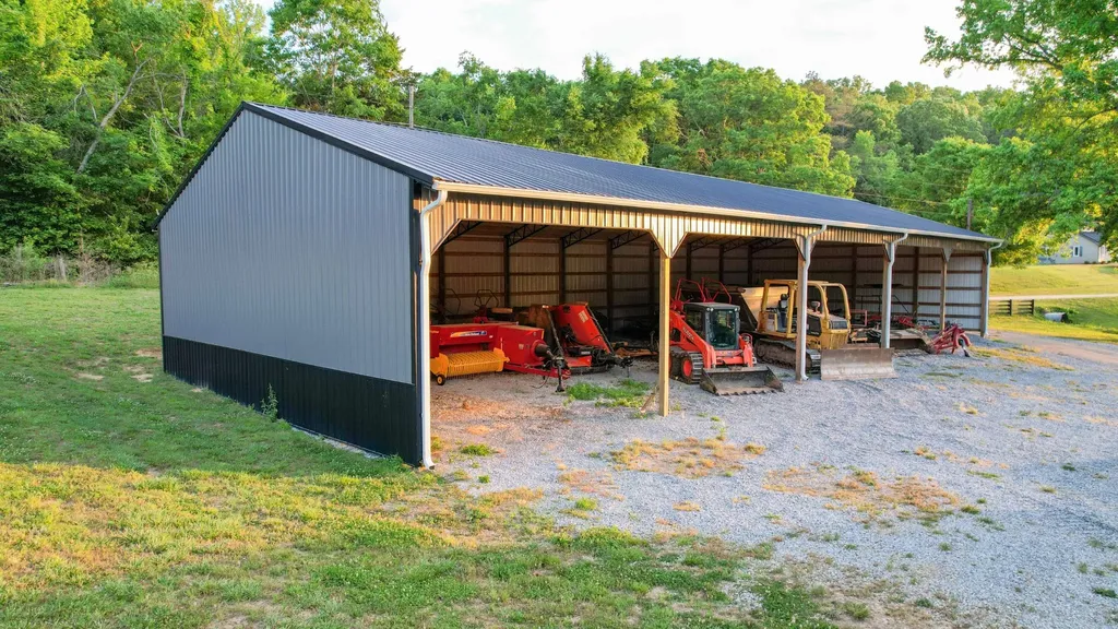 1267 Wades Branch Road Centerville TN 37033