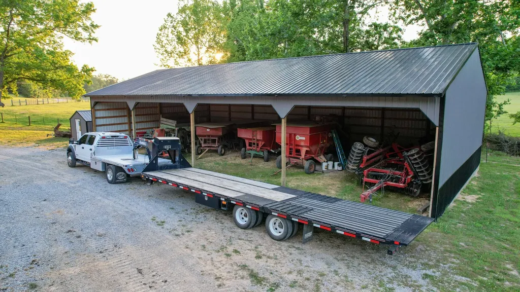 1267 Wades Branch Road Centerville TN 37033