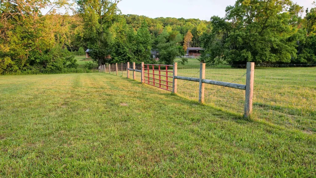 1267 Wades Branch Road Centerville TN 37033
