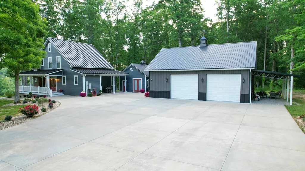 1267 Wades Branch Road Centerville TN 37033