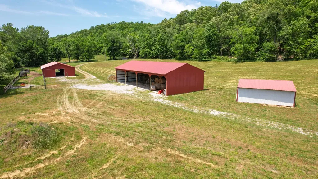 1267 Wades Branch Road Centerville TN 37033