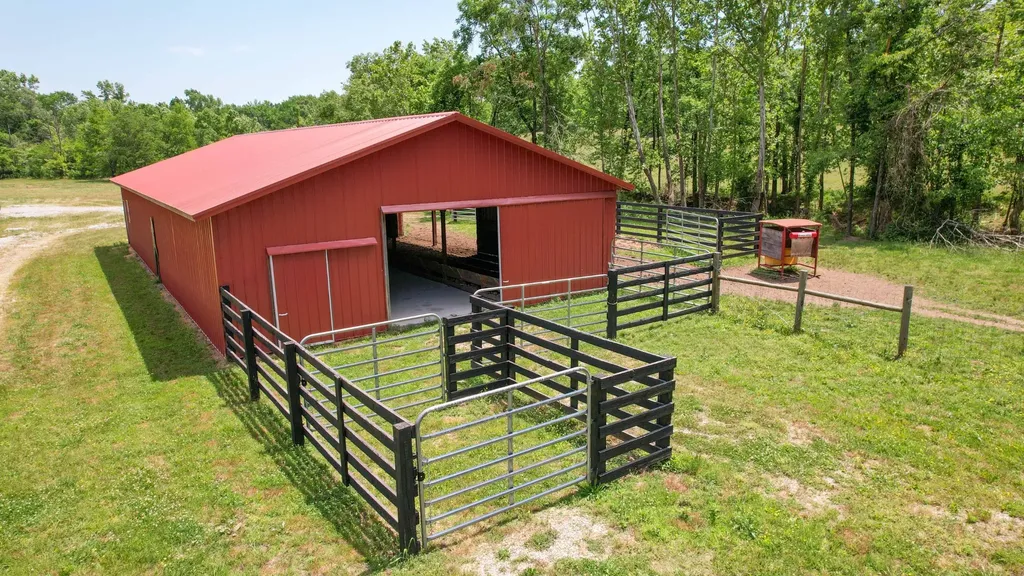 1267 Wades Branch Road Centerville TN 37033
