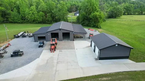 1267 Wades Branch Road Centerville TN 37033