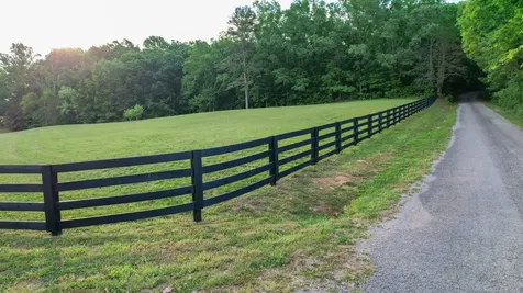 1267 Wades Branch Road Centerville TN 37033