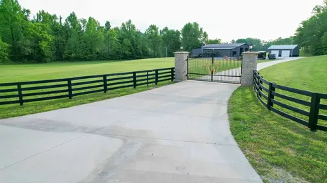 1267 Wades Branch Road Centerville TN 37033