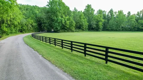 1267 Wades Branch Road Centerville TN 37033