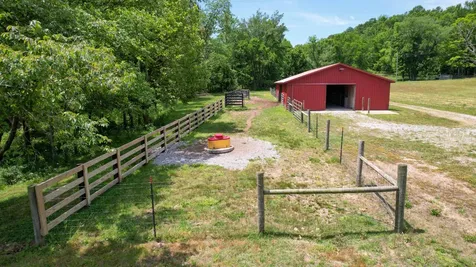 1267 Wades Branch Road Centerville TN 37033