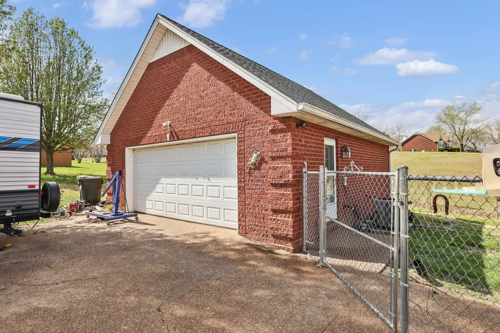 407 Ranch Road Portland TN 37148