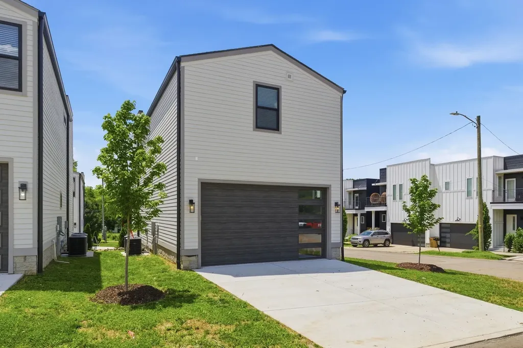 2014B 9th Ave, N Nashville TN 37208
