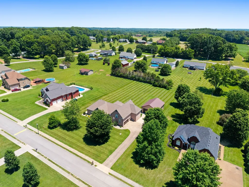 69 Deer Run Road Cross Plains TN 37049