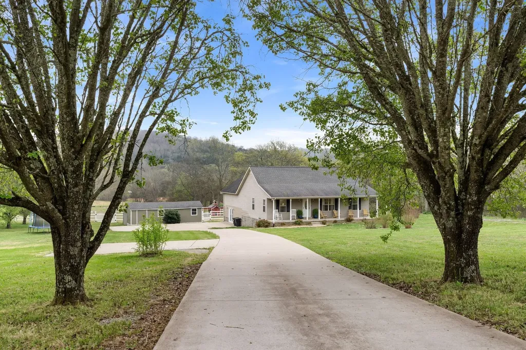 15541 Cainsville Road Milton TN 37118