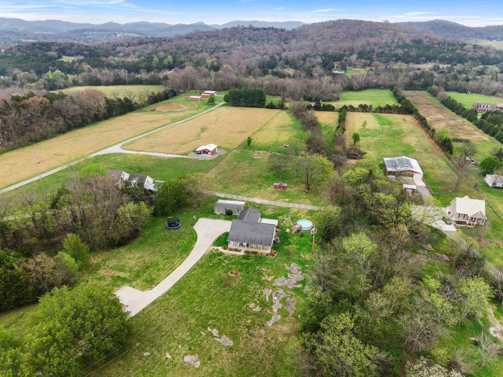 15541 Cainsville Road Milton TN 37118