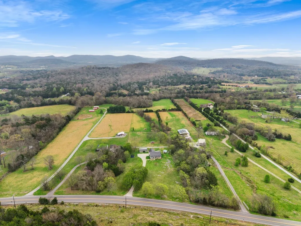 15541 Cainsville Road Milton TN 37118