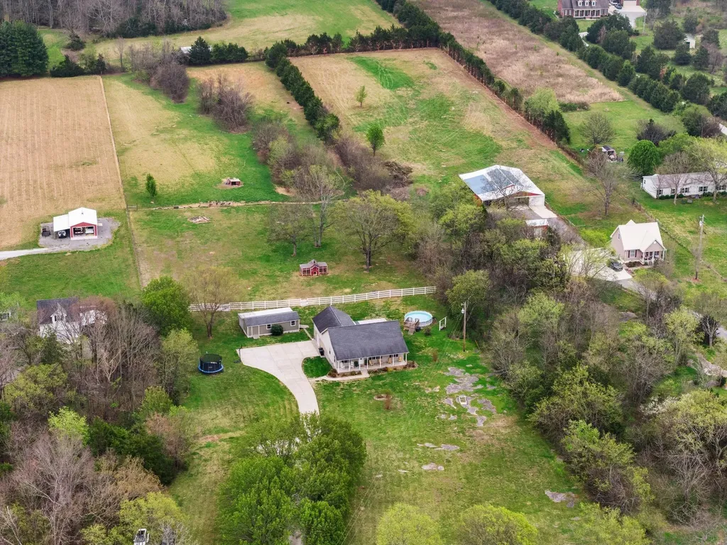 15541 Cainsville Road Milton TN 37118