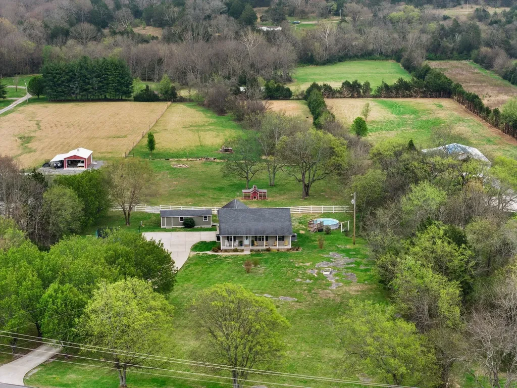 15541 Cainsville Road Milton TN 37118