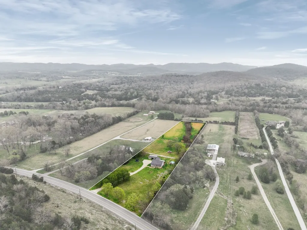 15541 Cainsville Road Milton TN 37118