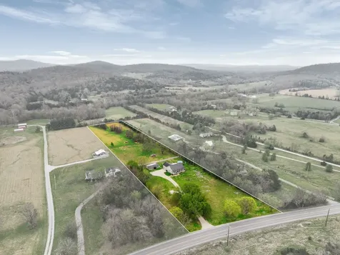 15541 Cainsville Road Milton TN 37118