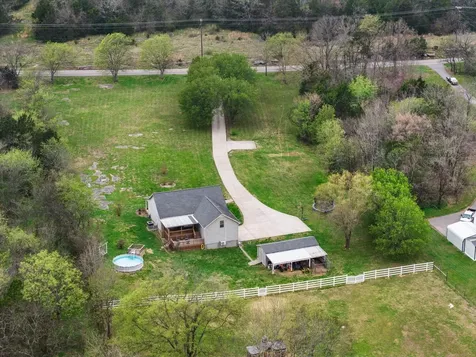 15541 Cainsville Road Milton TN 37118