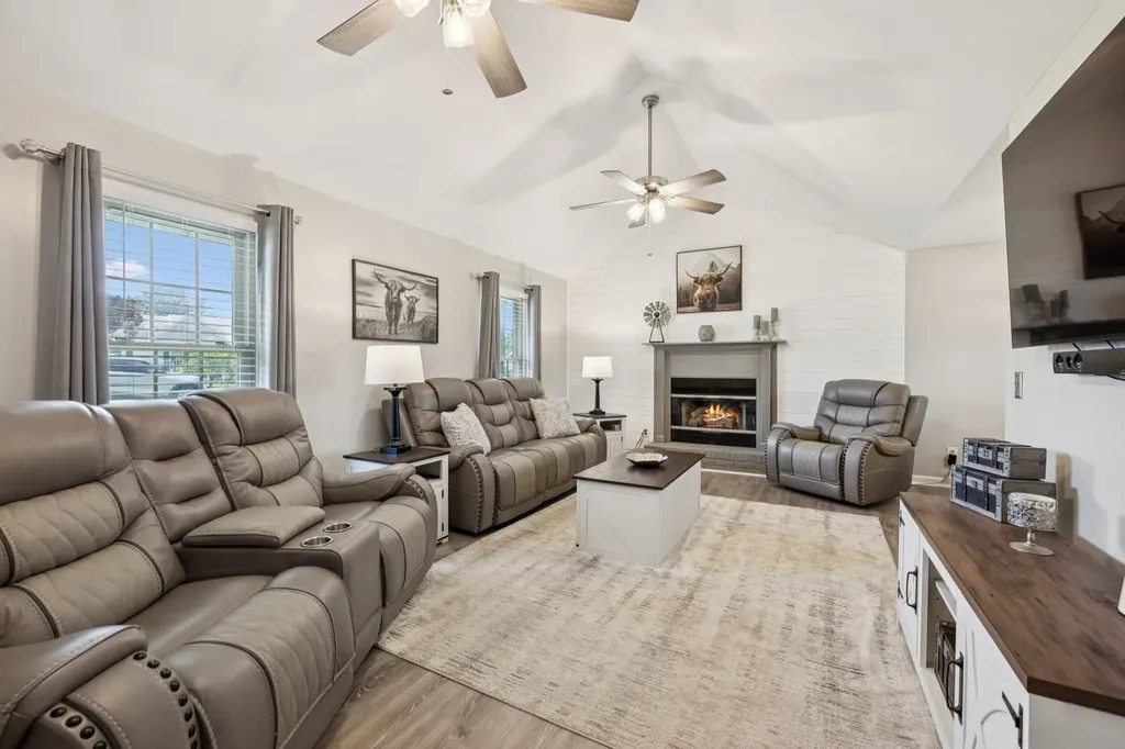 5005 Hairston Court Columbia TN 38401