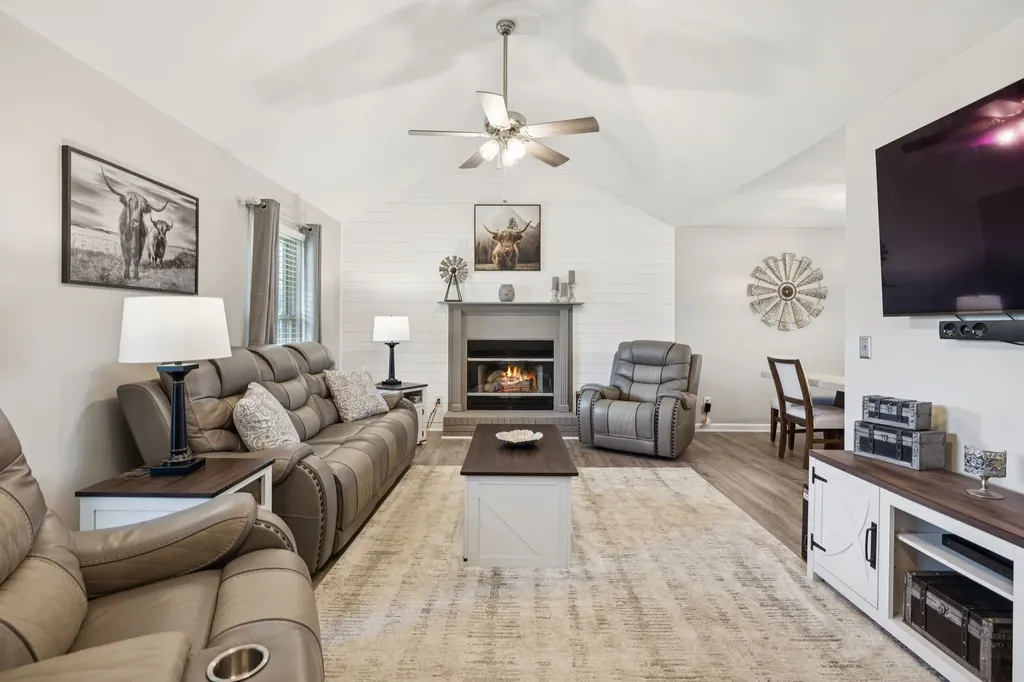 5005 Hairston Court Columbia TN 38401