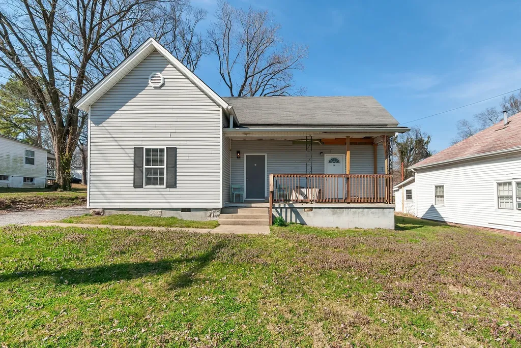 1510 S Main Street Columbia TN 38401
