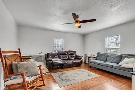 1510 S Main Street Columbia TN 38401