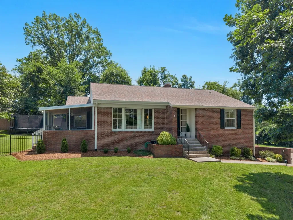3262 Mcgavock Pike Nashville TN 37214