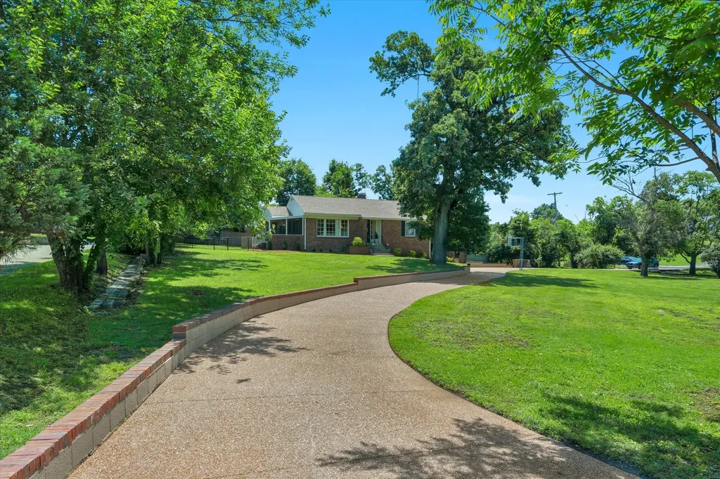 3262 Mcgavock Pike Nashville TN 37214
