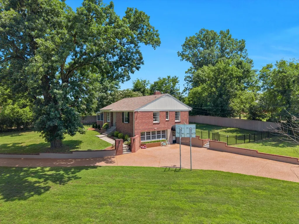 3262 Mcgavock Pike Nashville TN 37214