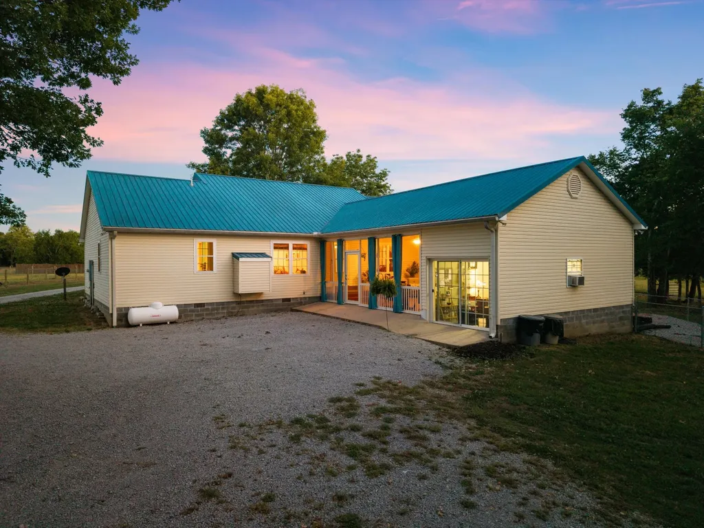 332 John Shaw Road Lewisburg TN 37091