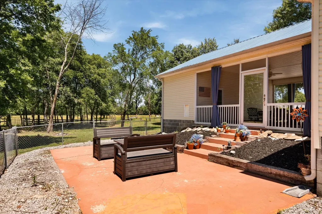 332 John Shaw Road Lewisburg TN 37091