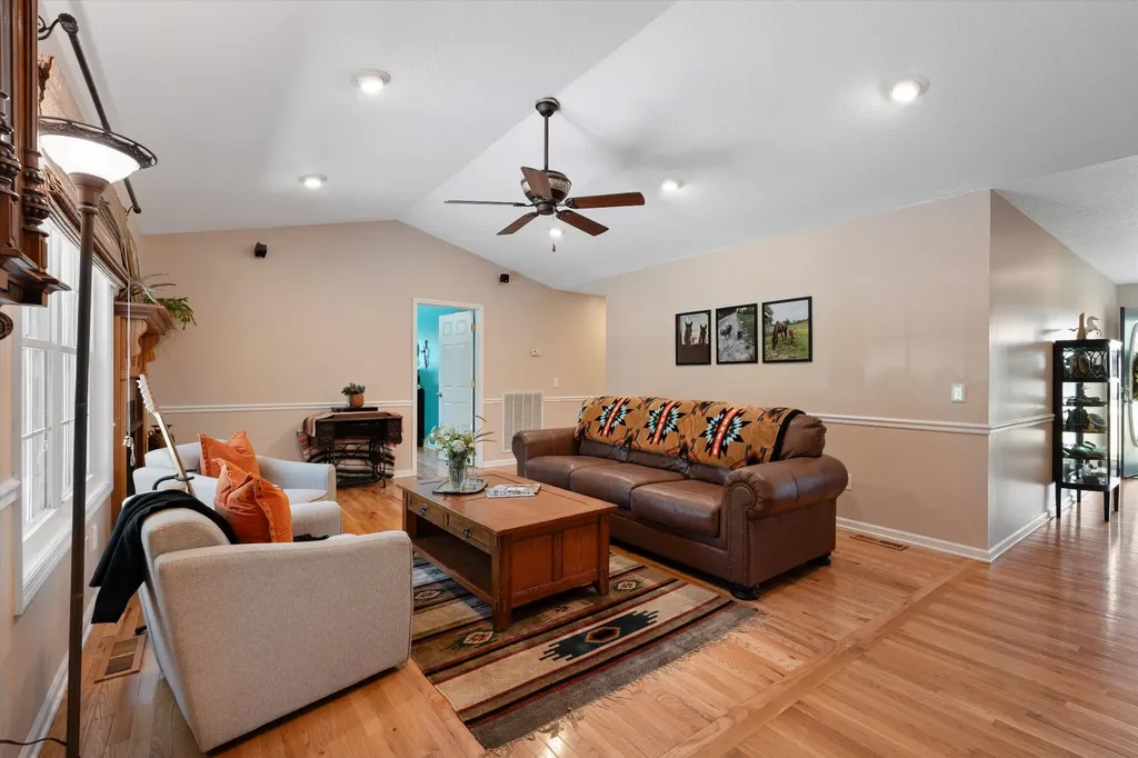 332 John Shaw Road Lewisburg TN 37091