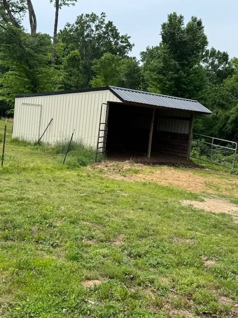 519 Bennett Hill Road Red Boiling Springs TN 37150