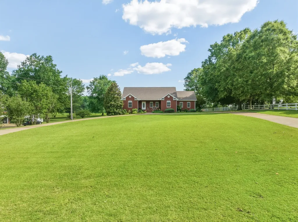 12656 Highway 424 Yuma TN 38390