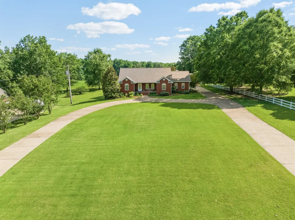 12656 Highway 424 Yuma TN 38390