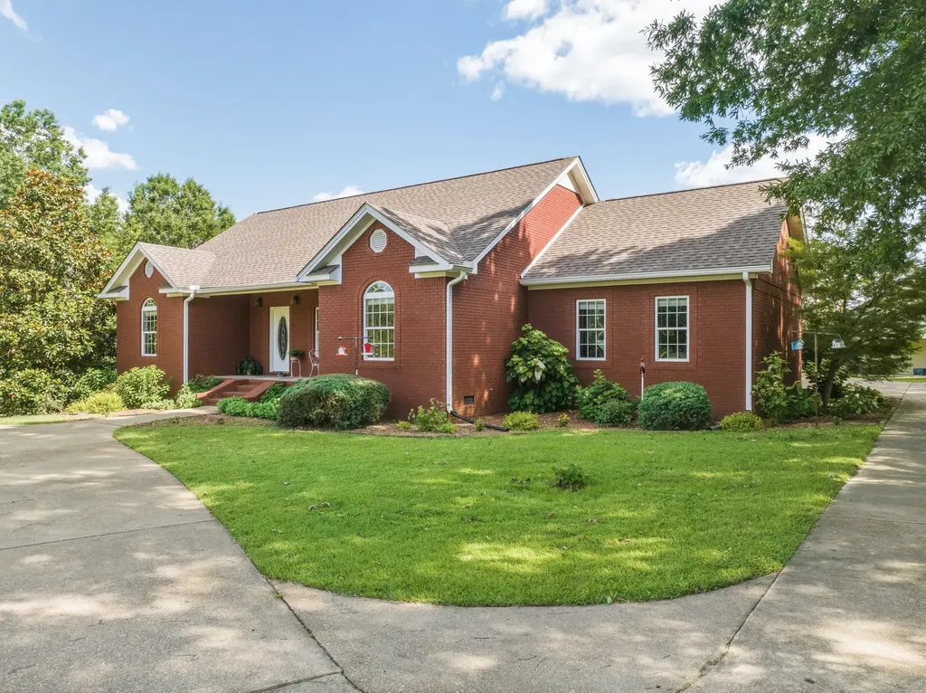 12656 Highway 424 Yuma TN 38390